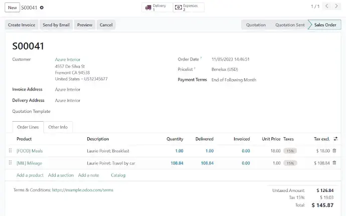 Odoo sales order with reinvoiced employee expenses linked to customer billing
